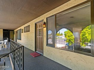 703 S 38th Ave APT 8, Yakima, WA 98902
