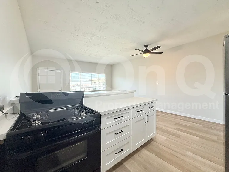 25 E Eva St #17 — Photo 16