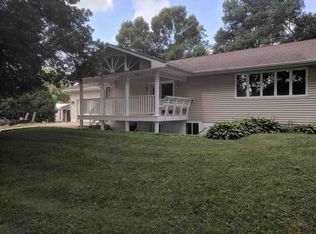 2833 Jamestown Ave, Rowley, IA 52329