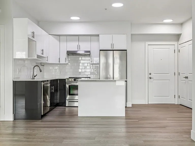 823 Daniels Way SW — Photo 35