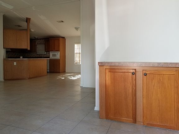 4th image of 220 NE 12th Ave Lot 73