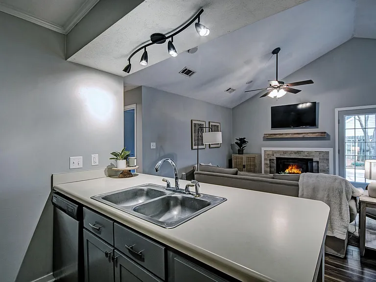 5 Brandy Village Cv — Photo 4