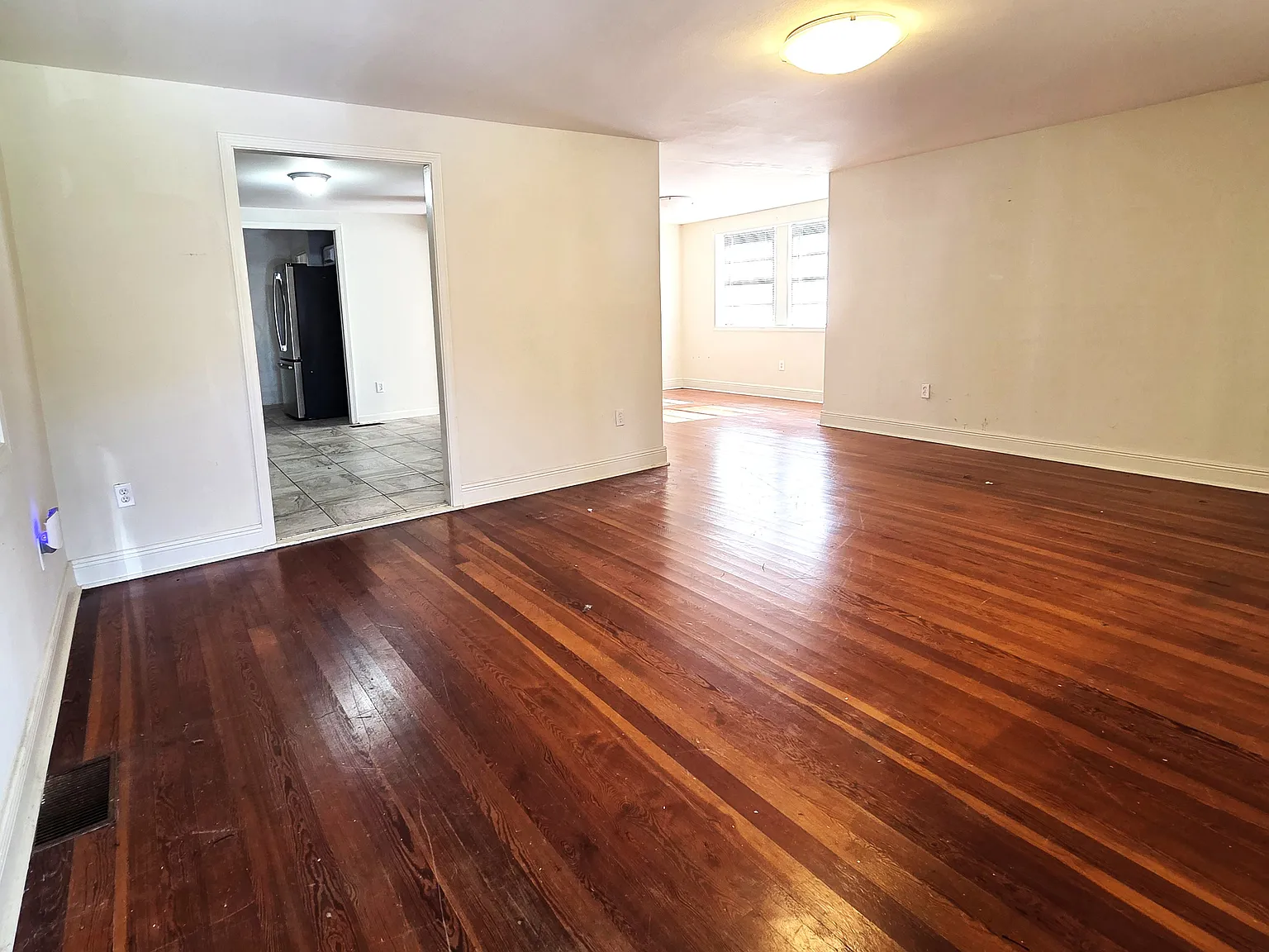 2 bed, 950 sqft, $1,550 — Photo 2