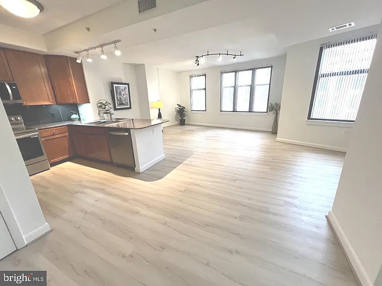 400 Massachusetts Ave NW #1009 — Photo 10