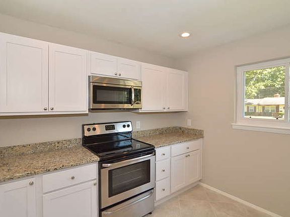 5th image of 3249 Bow Creek Blvd