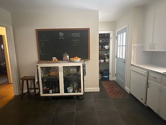 4th image of 4519 Oakdale Dr