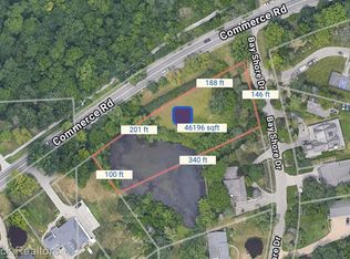 3012 Bay Shore Dr, Orchard Lake, MI 48324