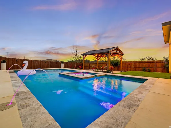 10110 Cowboy Ln, San Antonio, TX 78254