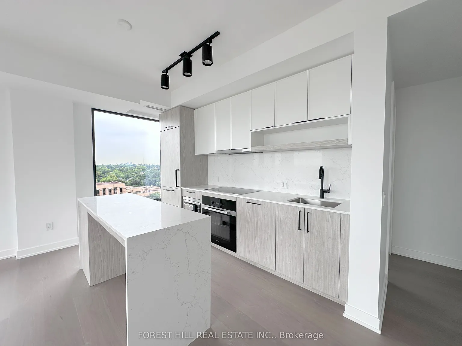 South Forest Hill Residences — Photo 4