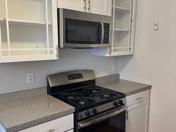 3rd image of 2495 Madison Rd #47