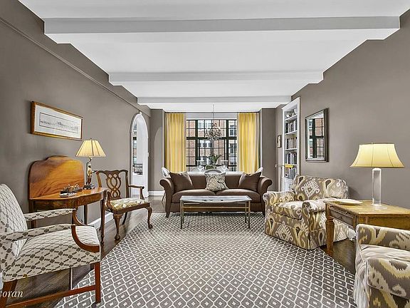 3rd image of 325 E 72nd St APT 15A