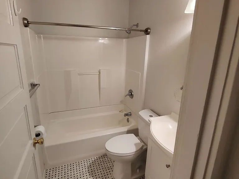 Mercury Apartments Modern Living in a Classic Seattle Building — Photo 13