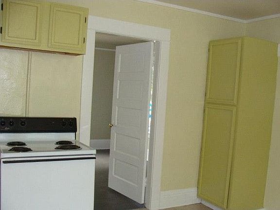 So much cabinet space in this enormous kitchen