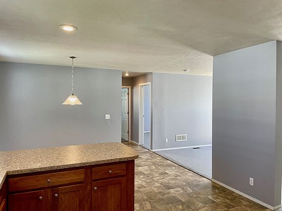 4th image of 3951 Bentwood Cir W #186