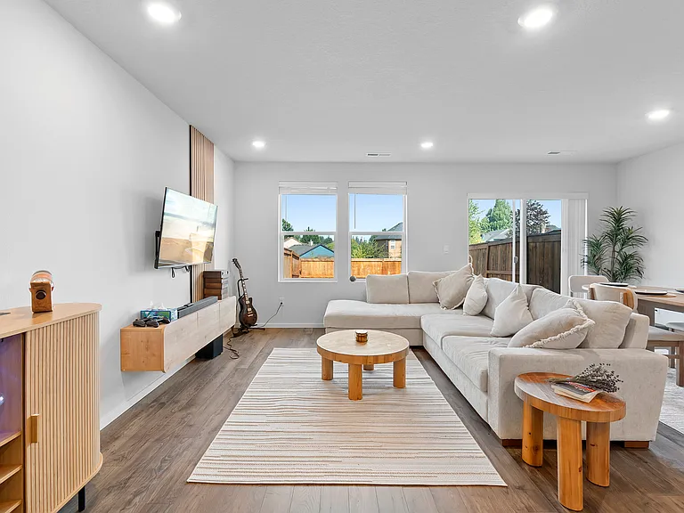 10213 NE 79th Ct — Photo 5