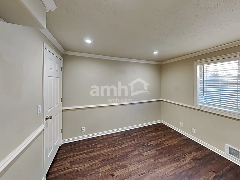 1261 E 3075 N — Photo 11