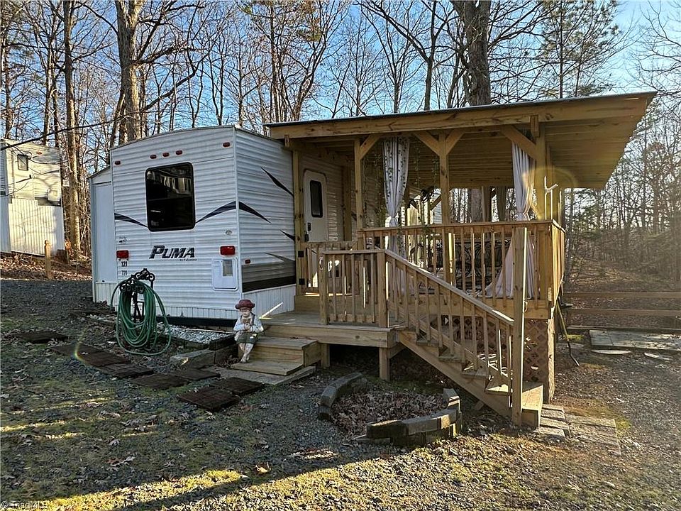 1st image of 121 Sparrow Ln