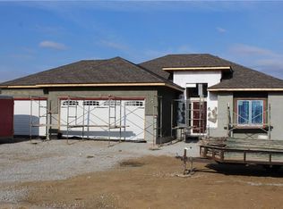 4403 Greystone Dr, Saint Joseph, MO 64505