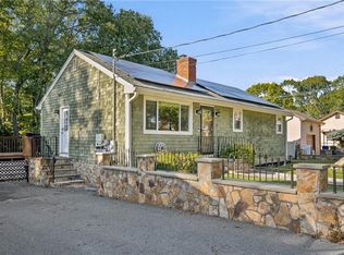 29 Reservoir St, Fall River, MA 02723