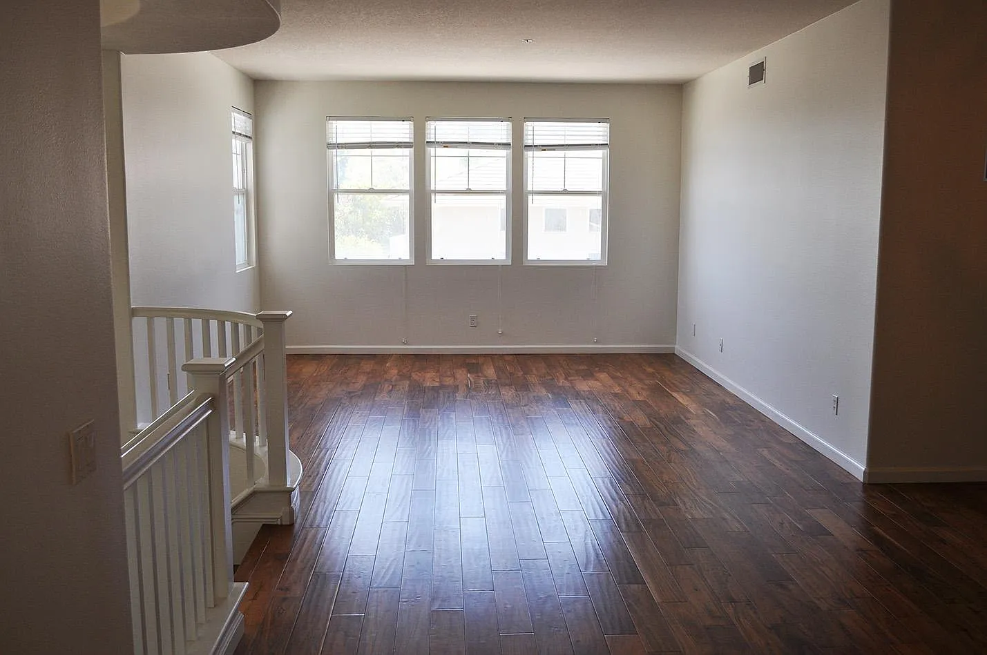 2794 Carriagedale Row — Photo 2