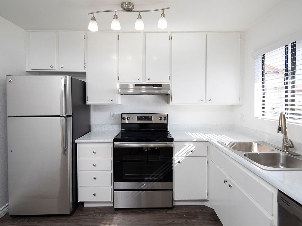1st image of 2925-2945 Broadway #B119