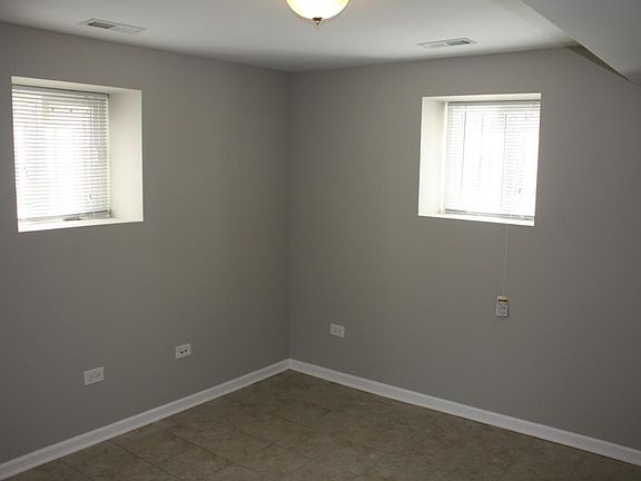 3rd image of 4042 S Calumet Ave #Gs