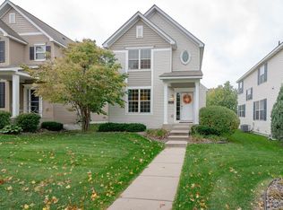 10004 Pincherry Ln, Eden Prairie, MN 55347