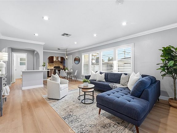 2nd image of 190 N Flower St