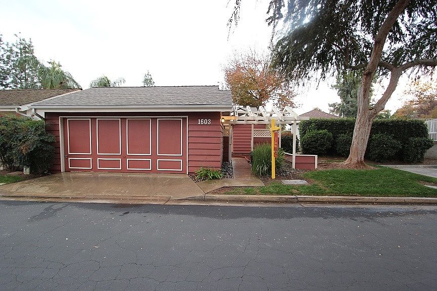 1st image of 1603 E Castlecrest Ave