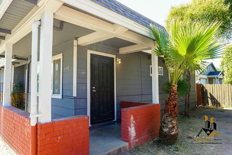 1st image of 697 Santiago Ave