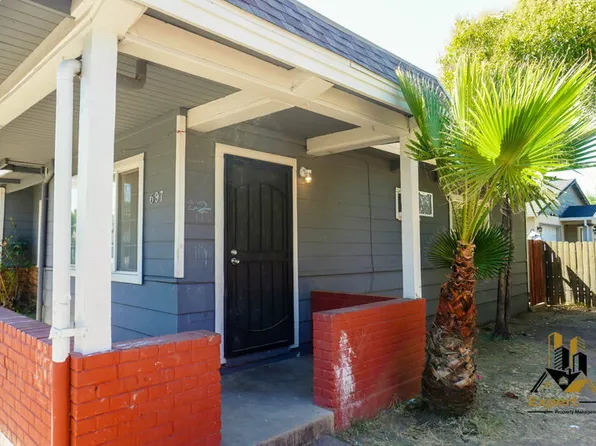 697 Santiago Ave, Sacramento, CA 95815