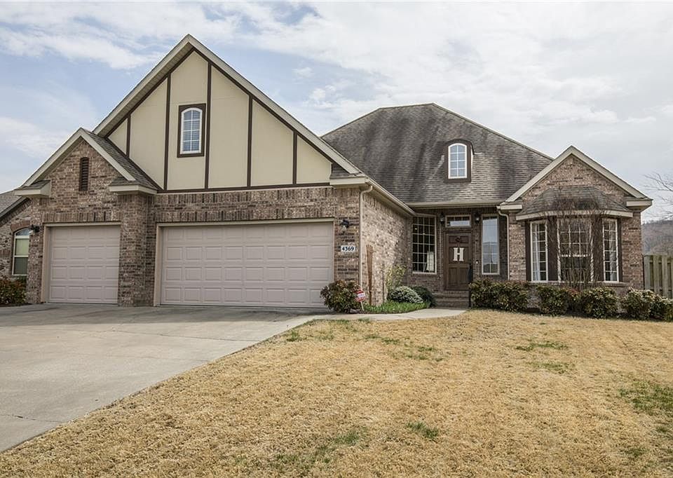 1st image of 4369 E Oakmont Dr