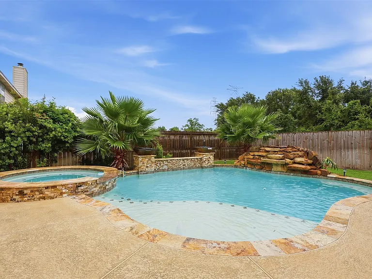 2538 Acadiana Ln — Photo 40