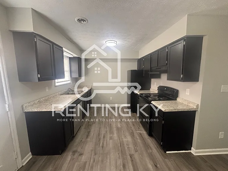 215 Peachtree Rd — Photo 4