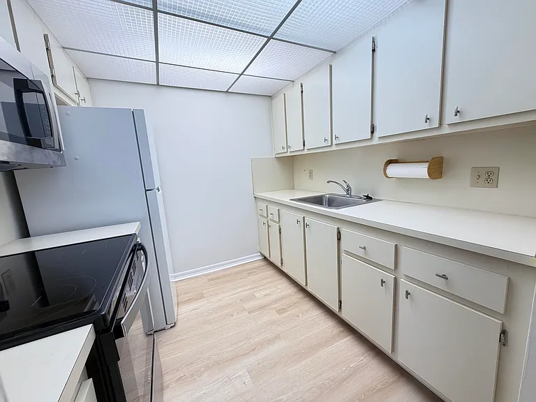 100 SW 132nd Way #303K — Photo 3