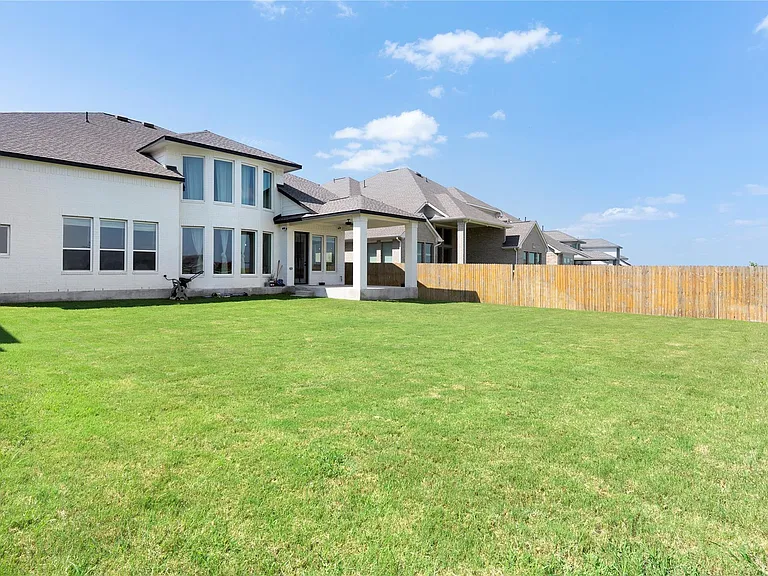 424 Hollister Dr — Photo 39