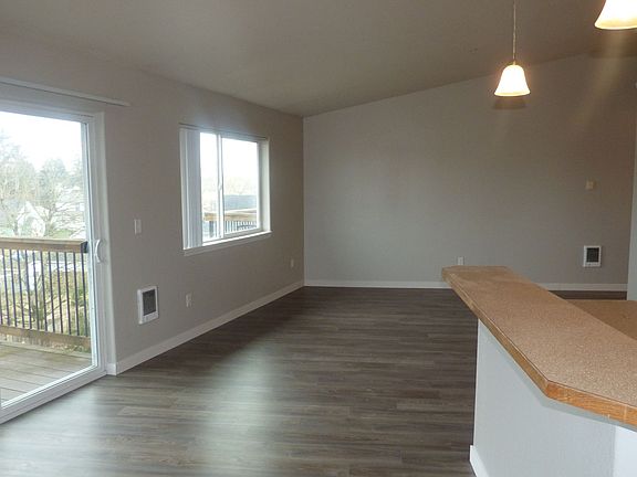 4th image of 1150 12th St NE APT 301
