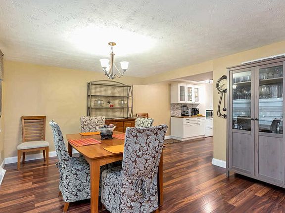 4th image of 5 Highridge Cir
