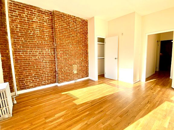 4th image of 517 E 82nd St APT 4W