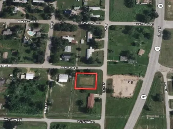 14th St, Hempstead, TX 77445
