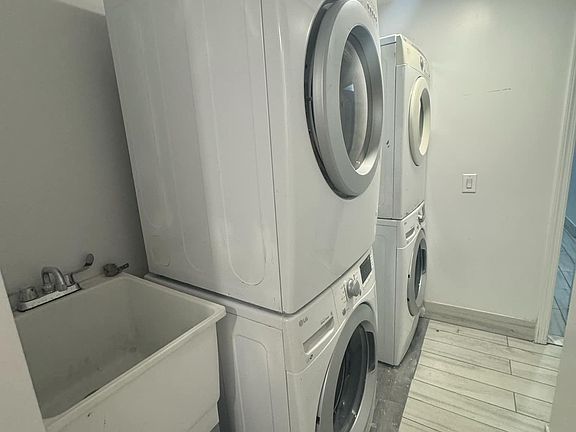5th image of 899 Willoughby Ave #1