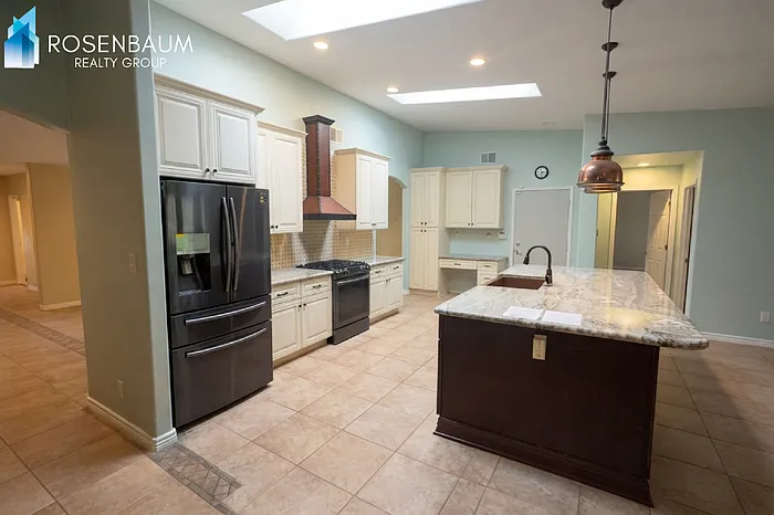 3122 E Monterosa St — Photo 3