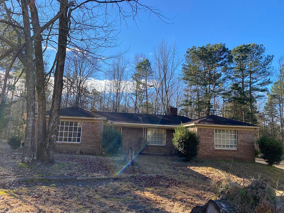 2nd image of 7 N Lake Cir