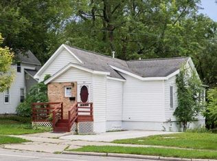719 7th St, Traverse City, MI 49684