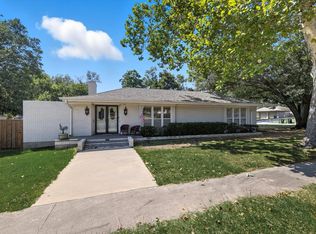 300 E Main St, Whitesboro, TX 76273