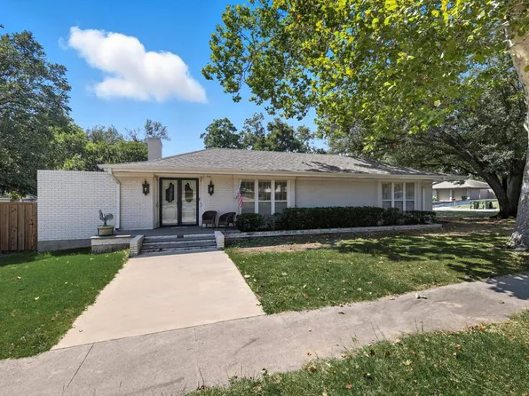 300 E Main St, Whitesboro, TX 76273