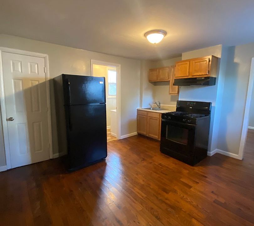 1st image of 1694 S Washington Ave #A