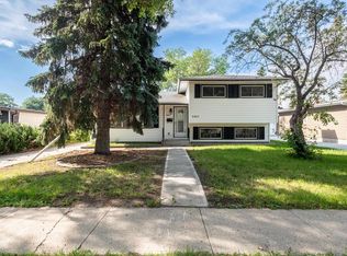 6411 149th Ave NW, Edmonton, AB T5A1W1