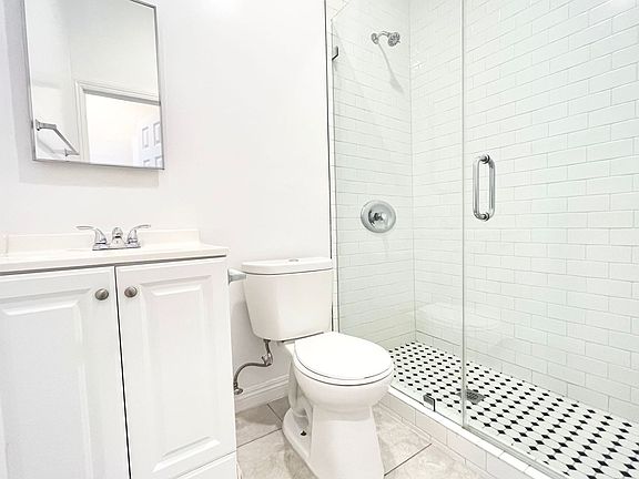 5th image of 415 S Westlake Ave APT 104