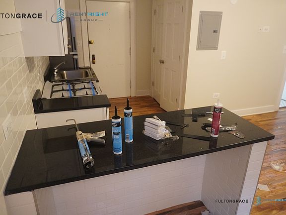 3rd image of 1712-20 W Albion Ave #1716